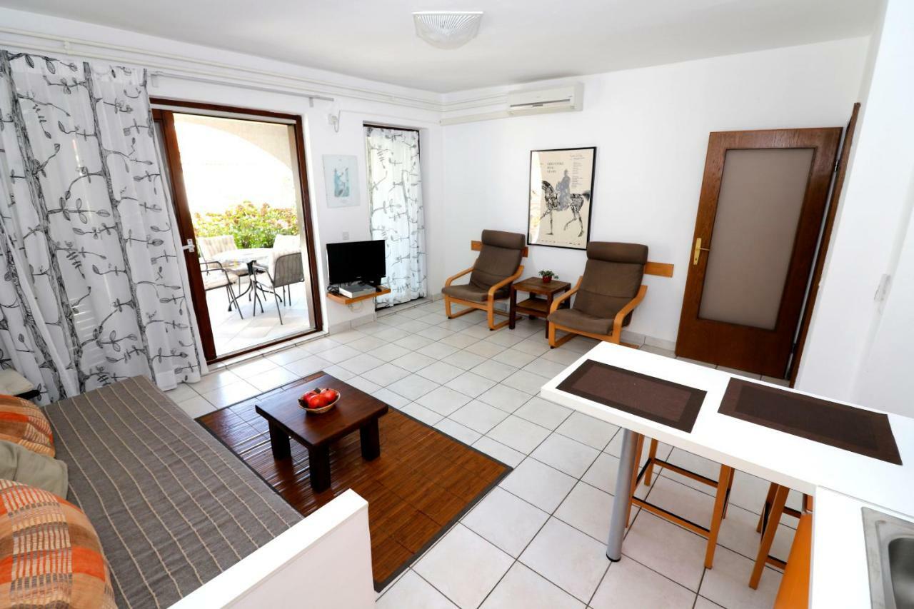 Apartment Draga 17 Njivice Exterior foto