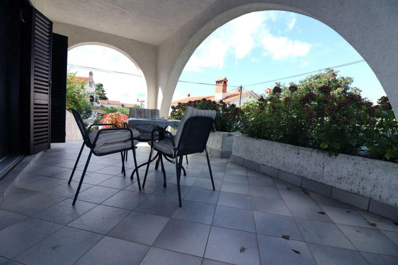 Apartment Draga 17 Njivice Exterior foto