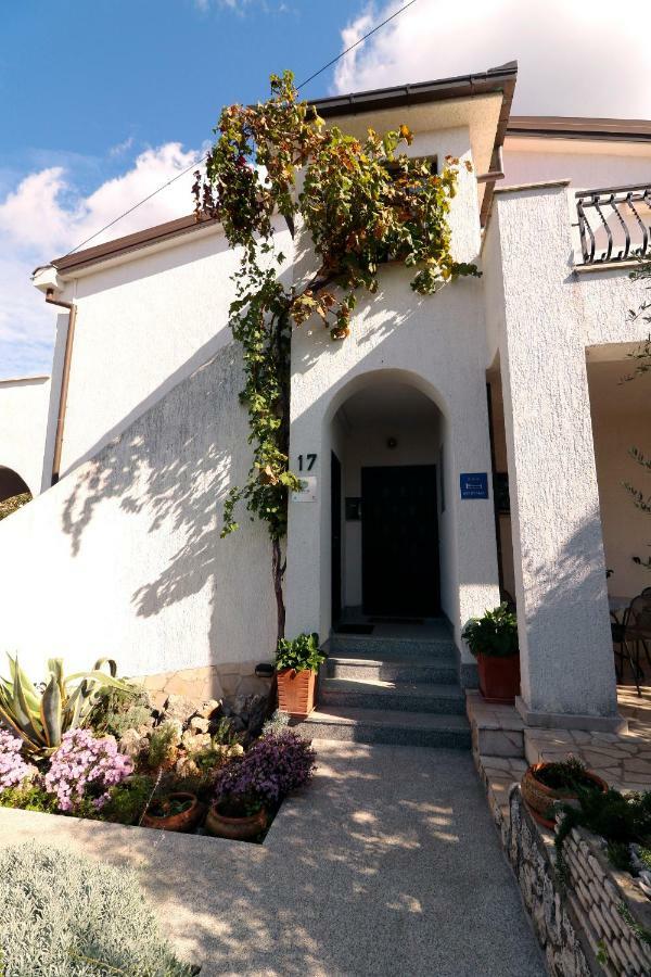 Apartment Draga 17 Njivice Exterior foto